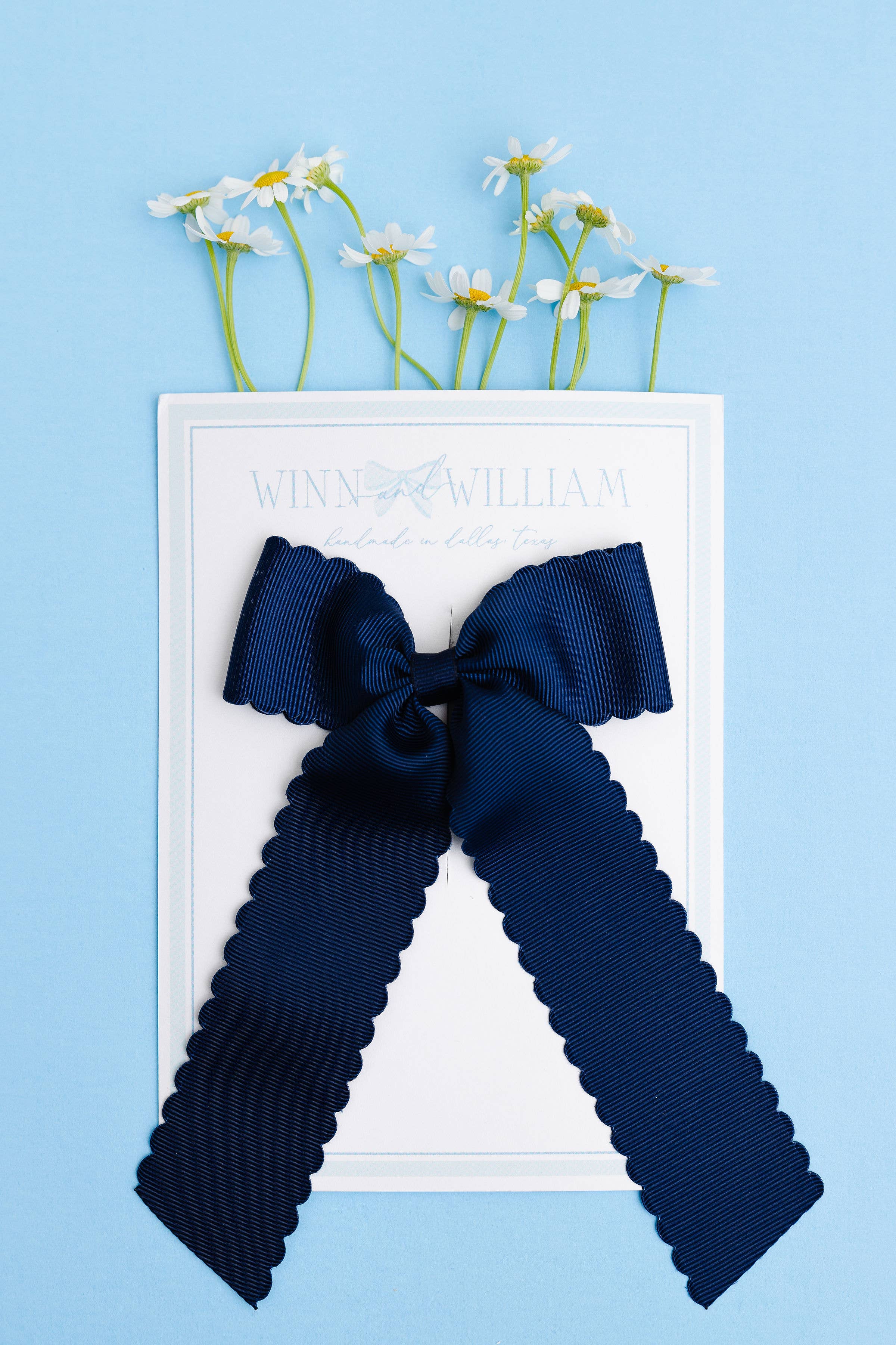 Scalloped Long-tail Bow: White / Medium